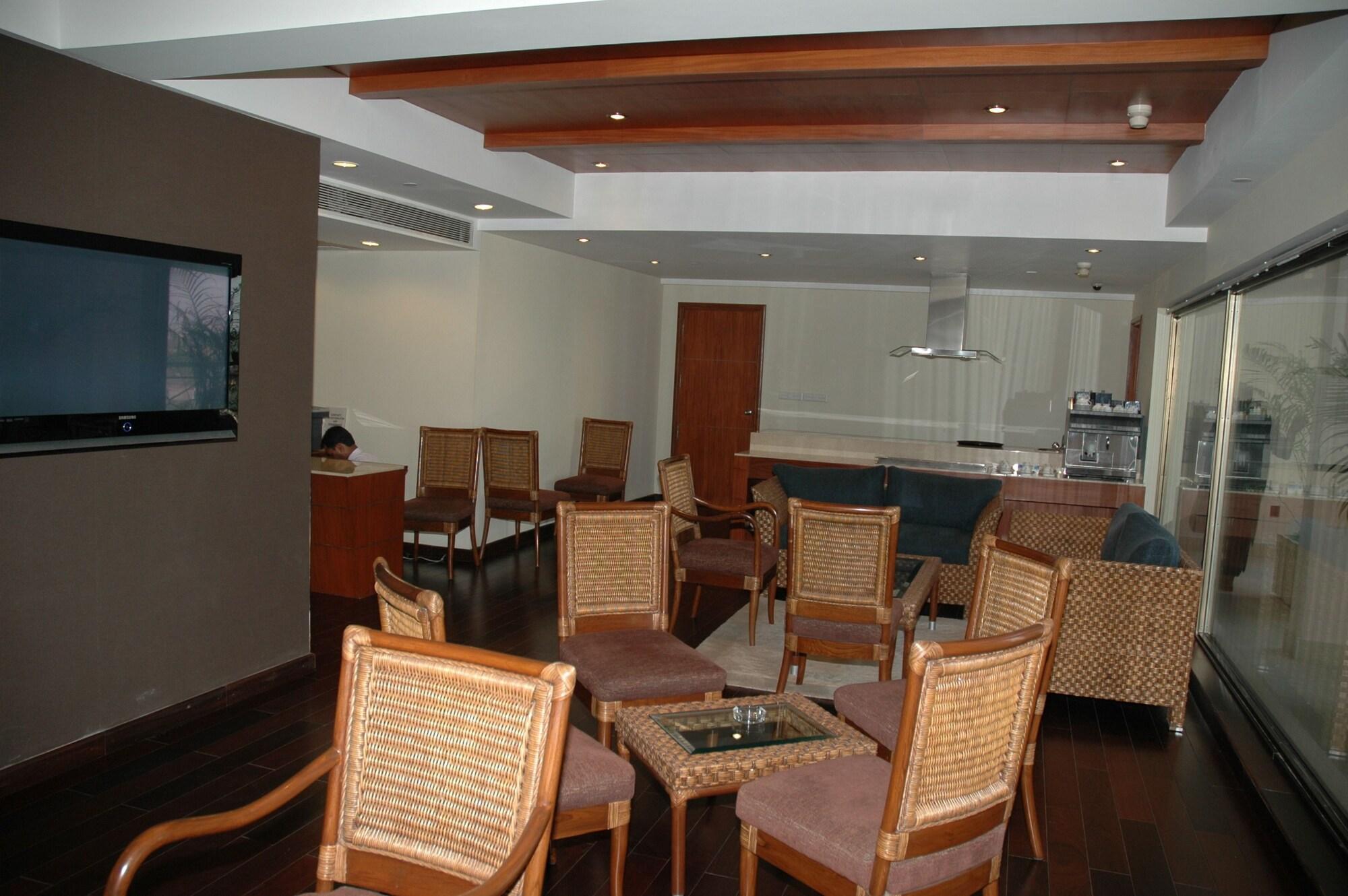 Radisson Hotel Waranasi Zewnętrze zdjęcie