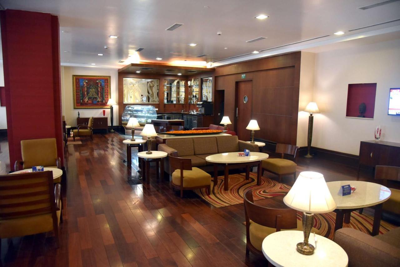 Radisson Hotel Waranasi Zewnętrze zdjęcie