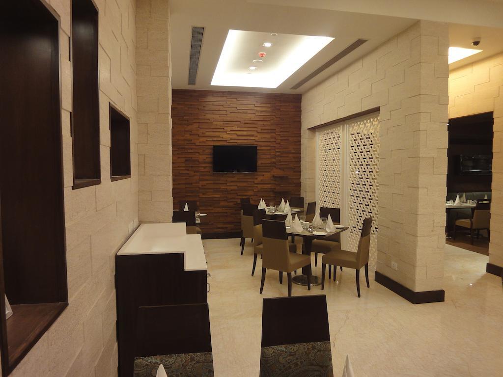 Radisson Hotel Waranasi Zewnętrze zdjęcie