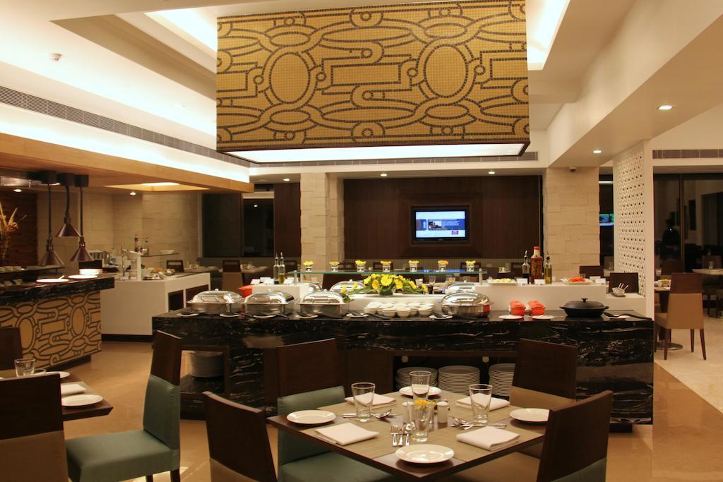 Radisson Hotel Waranasi Zewnętrze zdjęcie