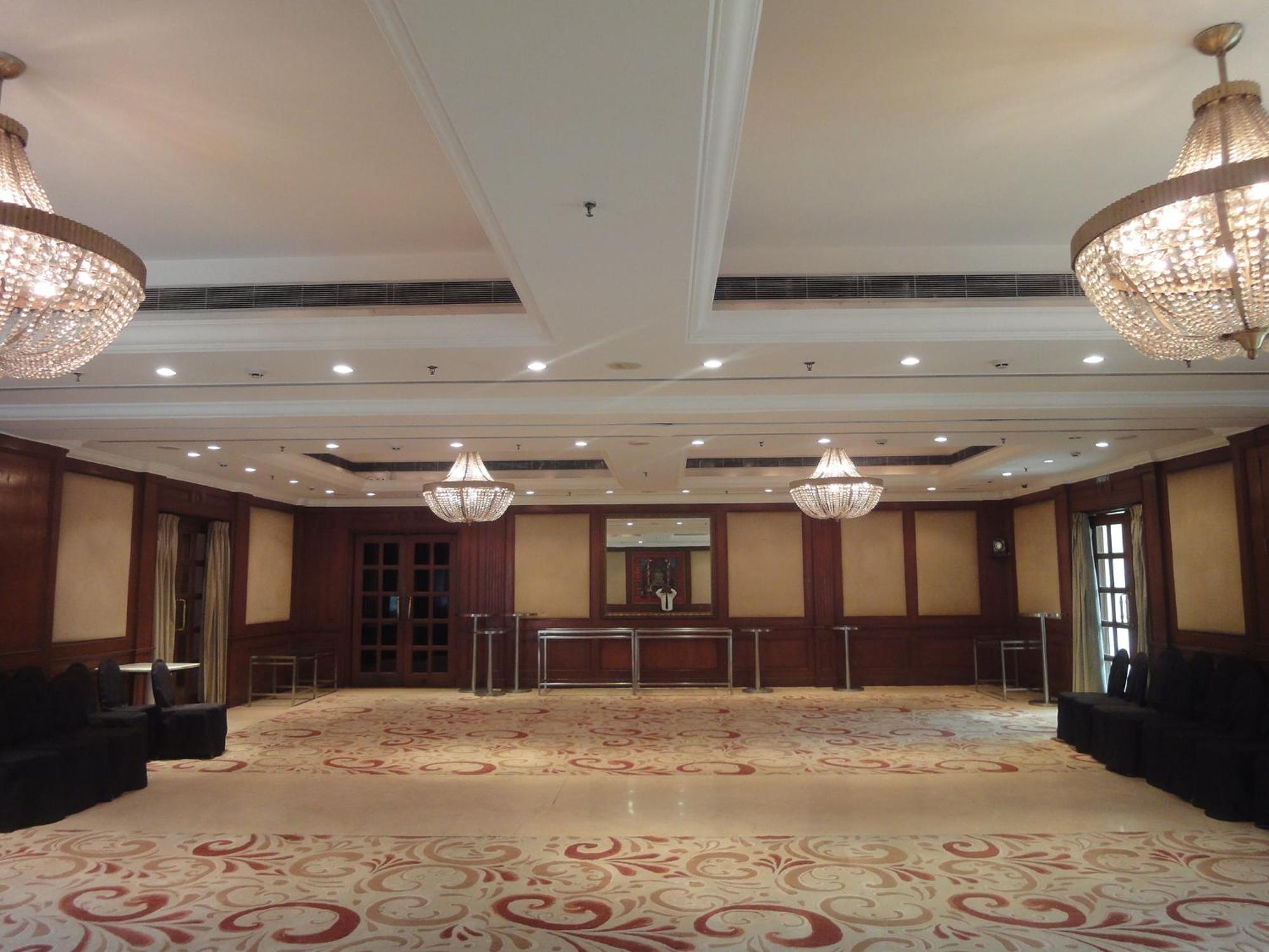 Radisson Hotel Waranasi Zewnętrze zdjęcie